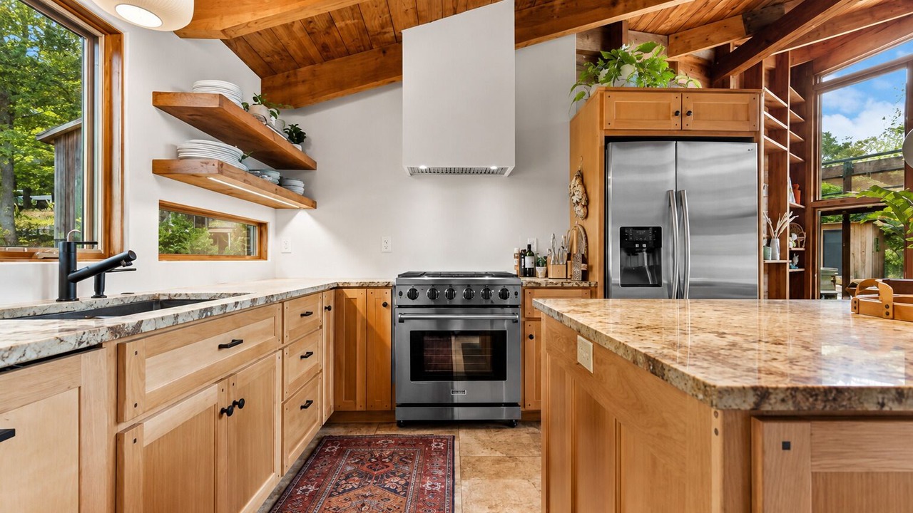 Photo of Kitchen in Parthenon