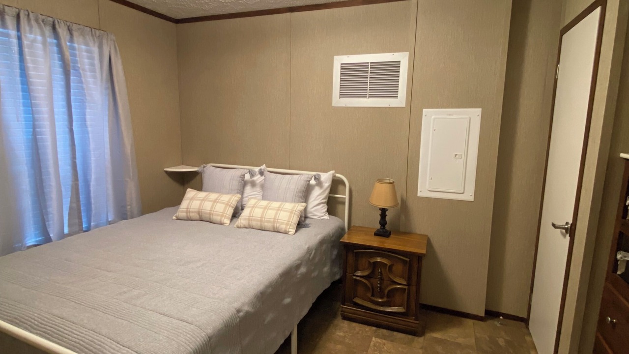 Photo of Bedroom in Crowville
