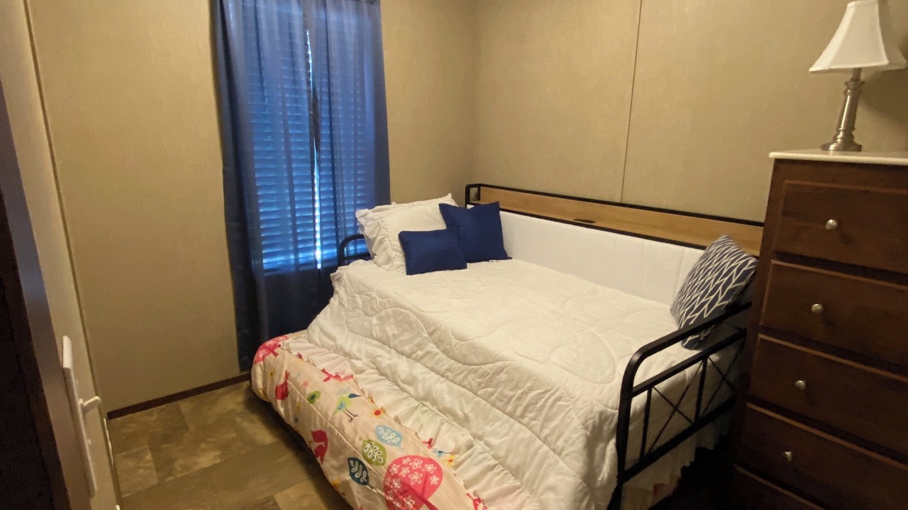 Photo of Bedroom in Crowville