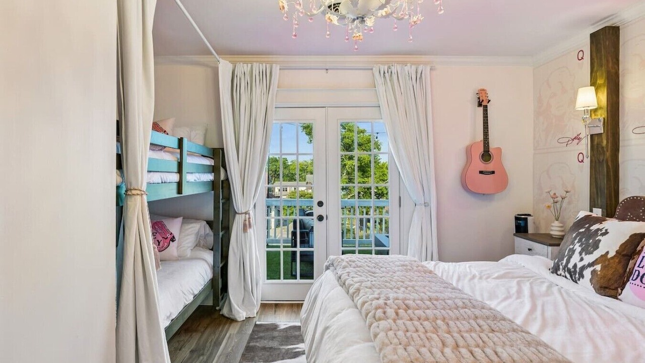 Photo of Bedroom in Hillsboro Village