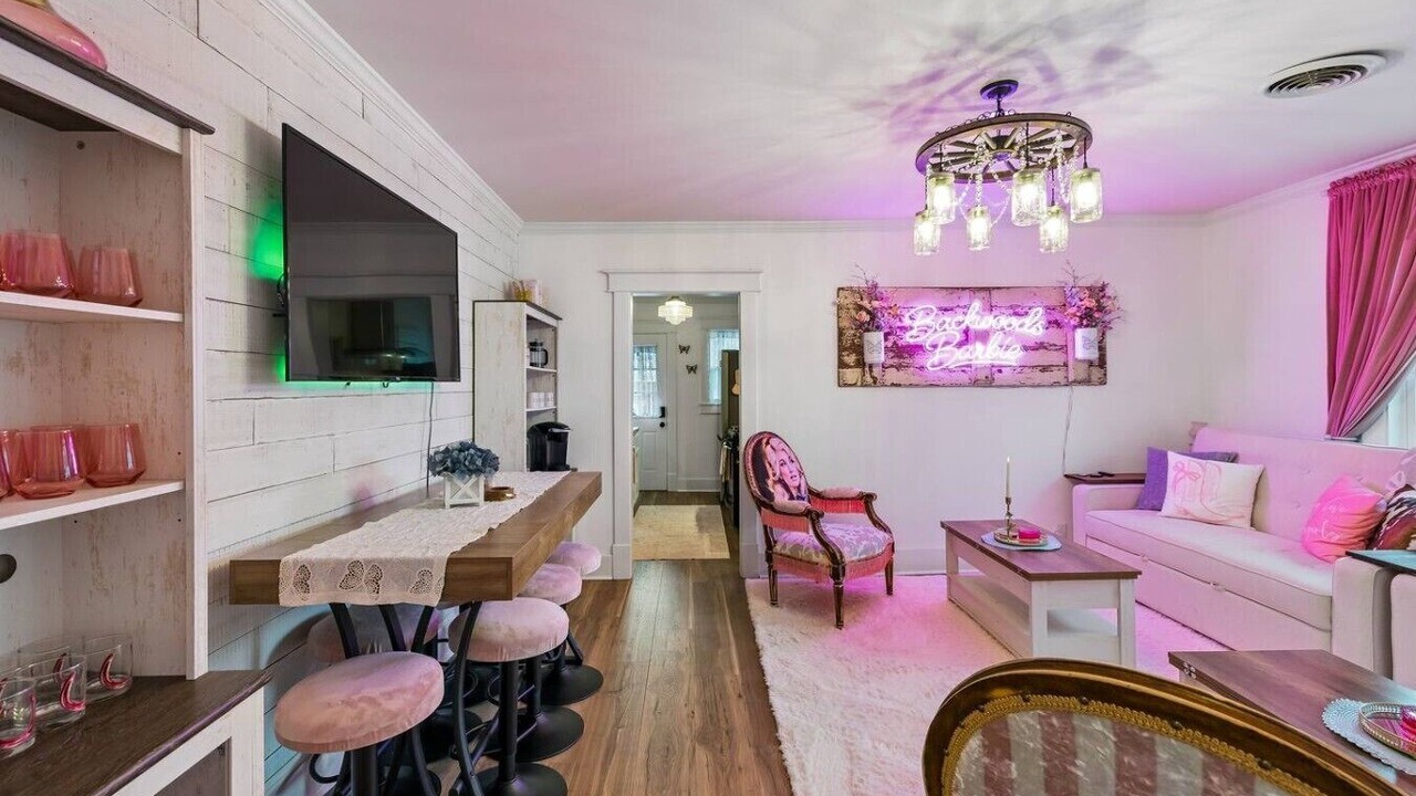 Photo of Livingroom in Hillsboro Village