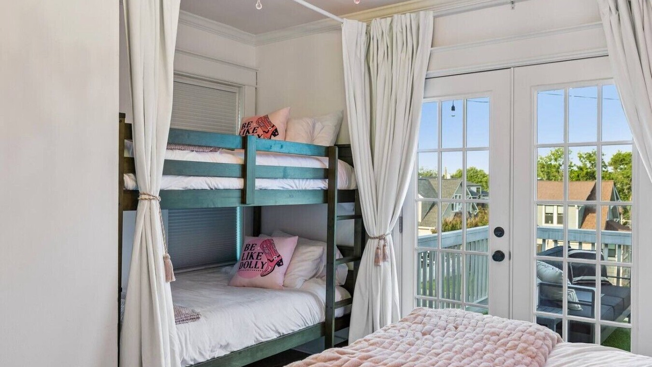 Photo of Bedroom in Hillsboro Village