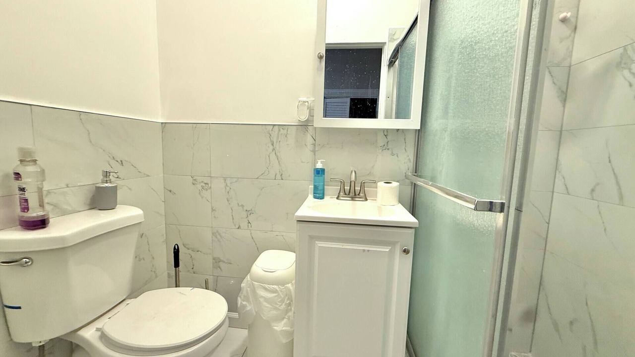 Photo of Bathroom in Guttenberg