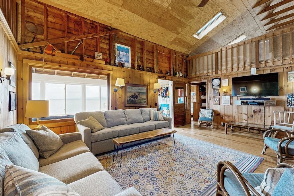 Photo of Livingroom in Malletts Bay