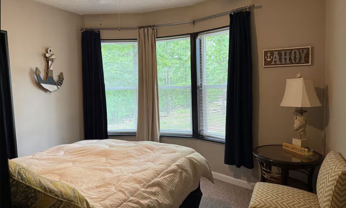 Photo of Bedroom in Lake of the Ozarks