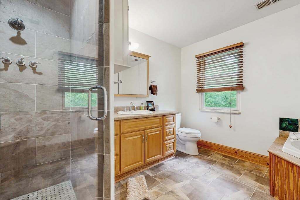Photo of Bathroom in Marshall