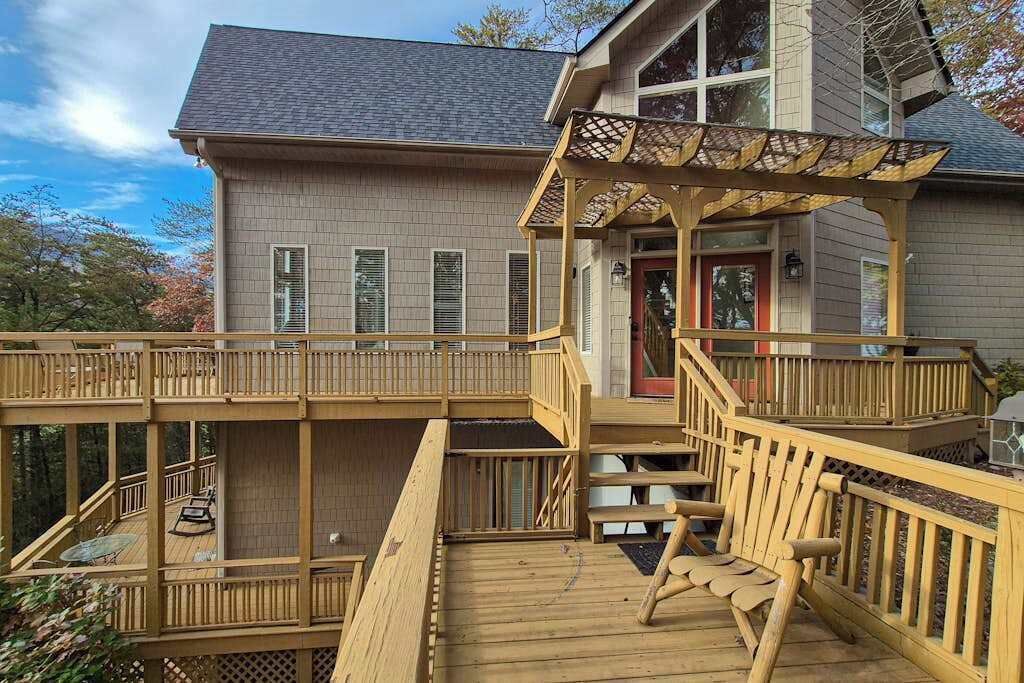 Photo of Patio Balcony in Lake Lure