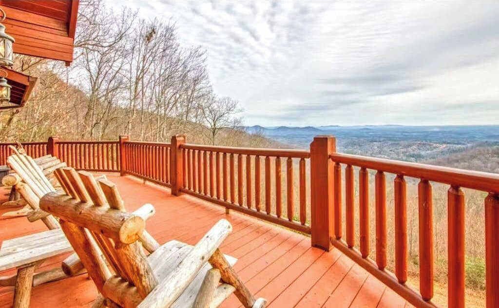Photo of Patio Balcony in Lake Lure