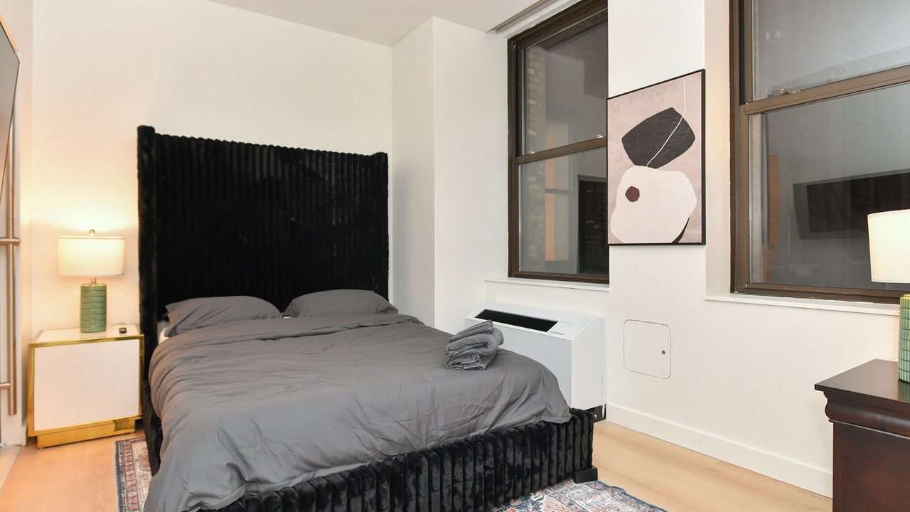 Photo of Bedroom in Financial District