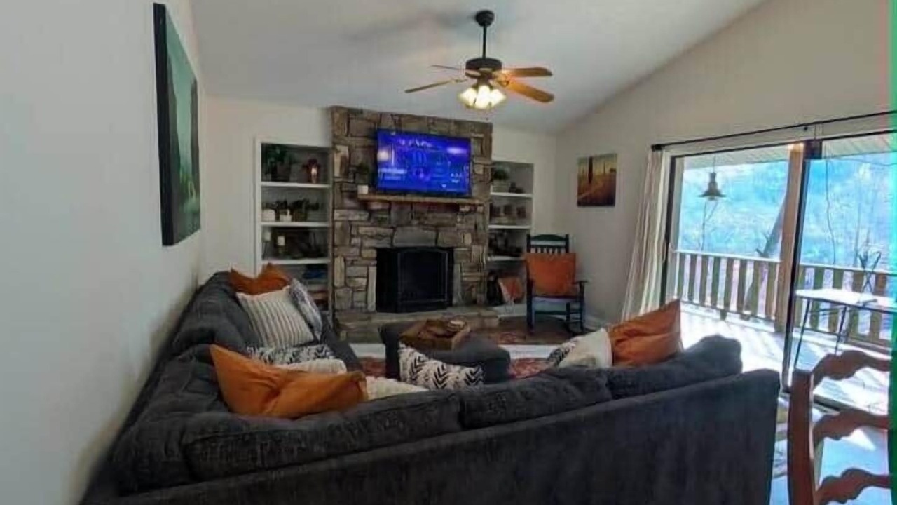 Photo of Livingroom in Chimney Rock
