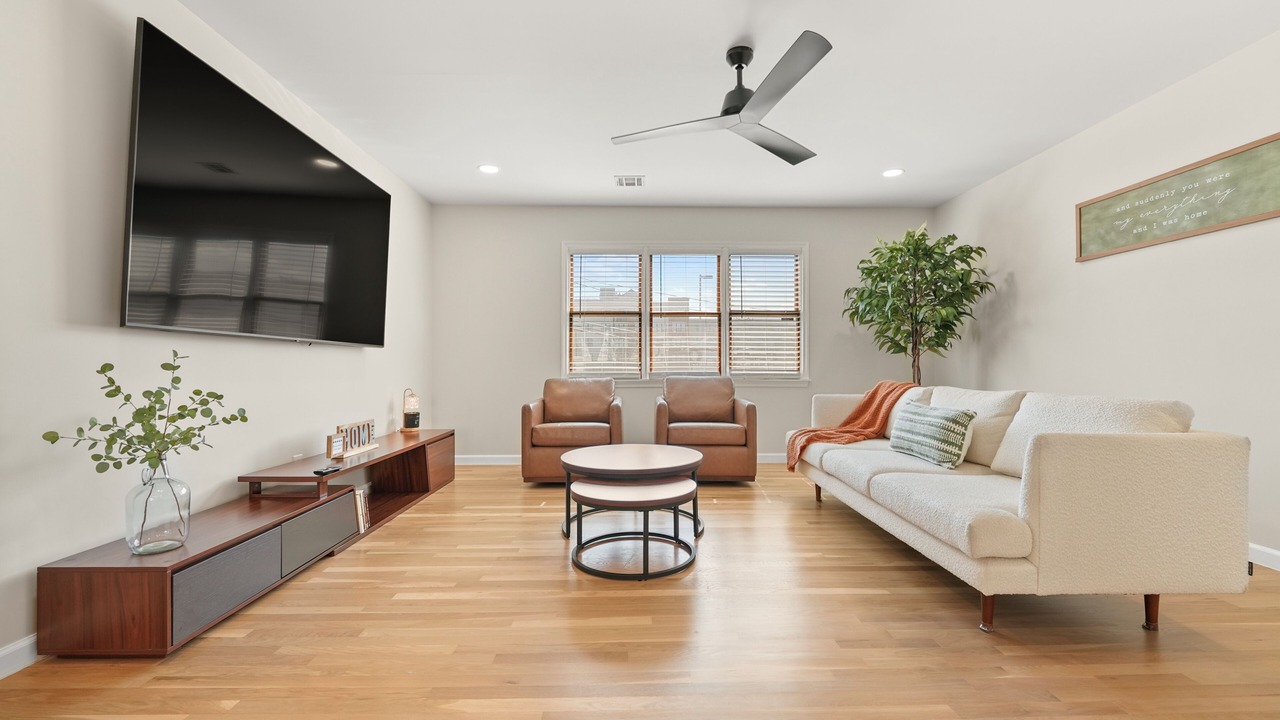 Photo of Livingroom in North Ironbound