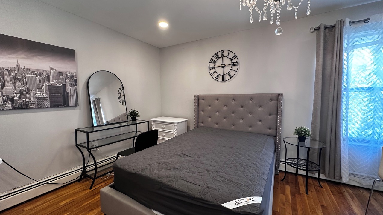 Photo of Bedroom in Guttenberg