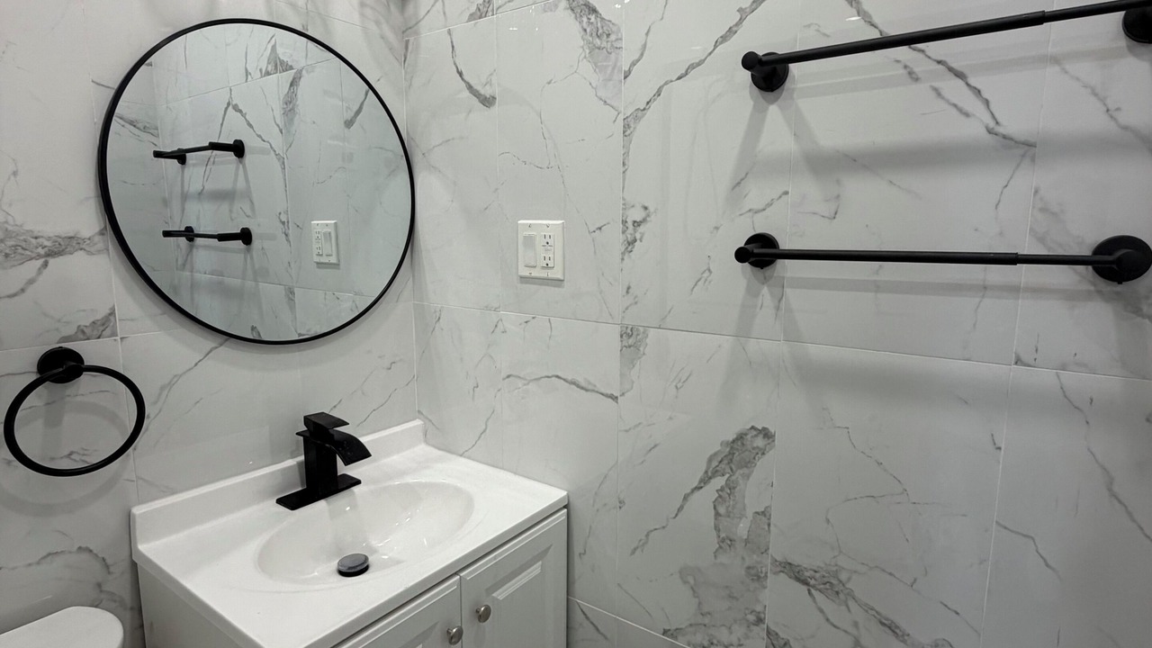 Photo of Bathroom in Guttenberg
