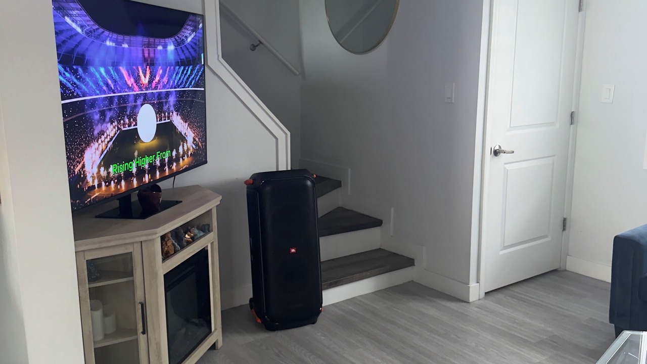 Photo of Livingroom in Moonachie