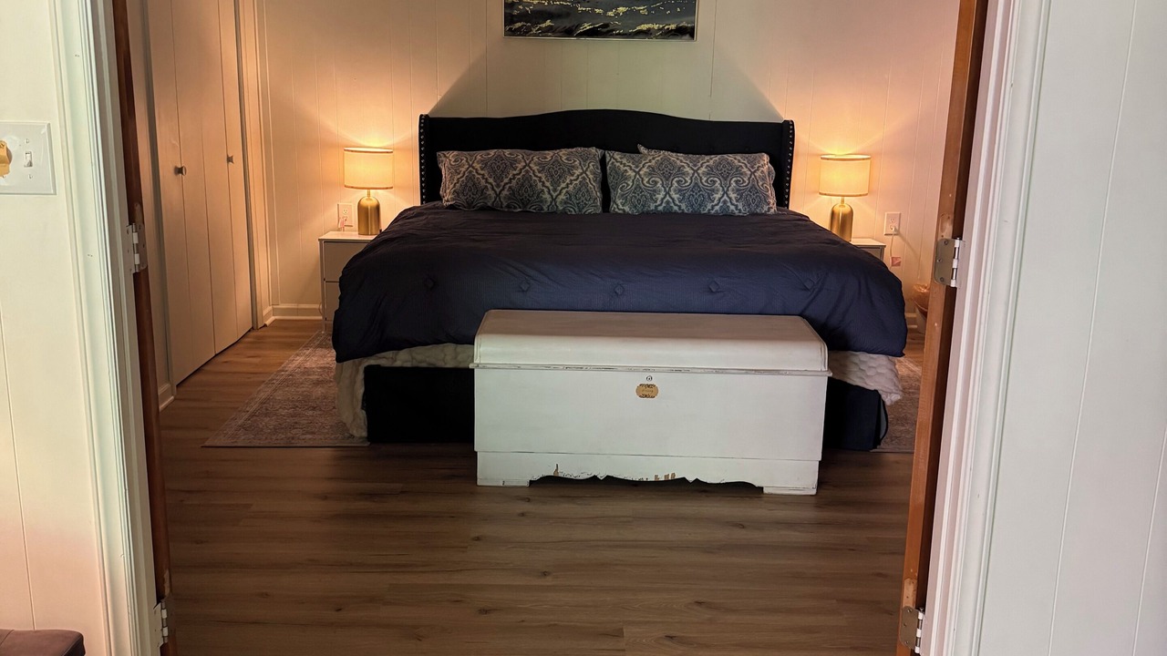 Photo of Bedroom in Hendersonville