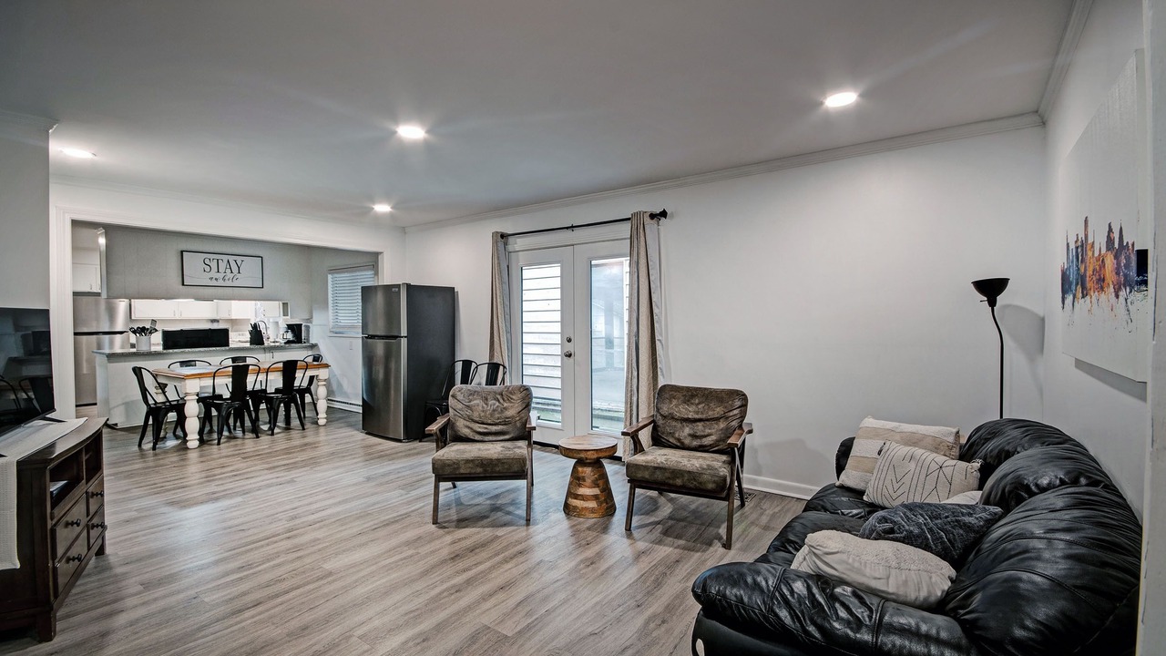 Photo of Livingroom in Tougaloo