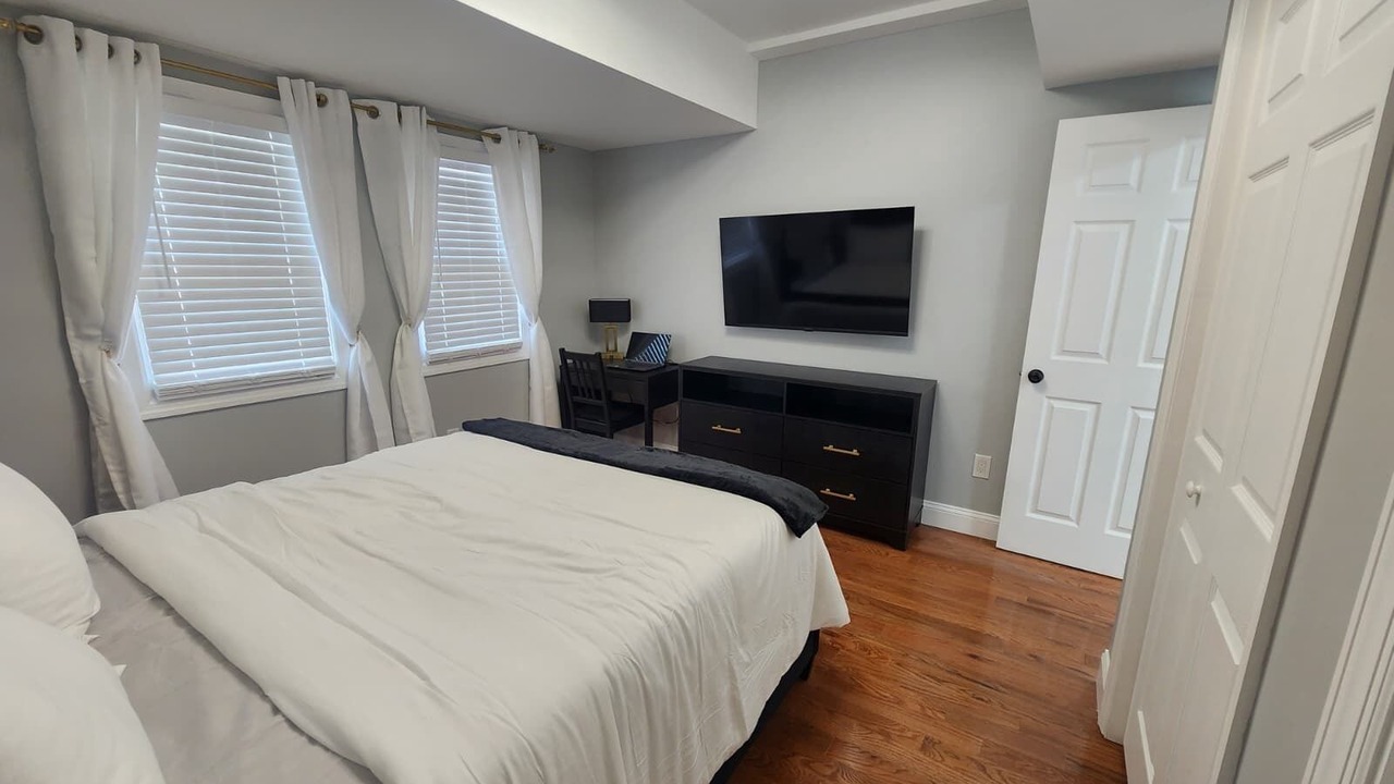 Photo of Bedroom in Teaneck