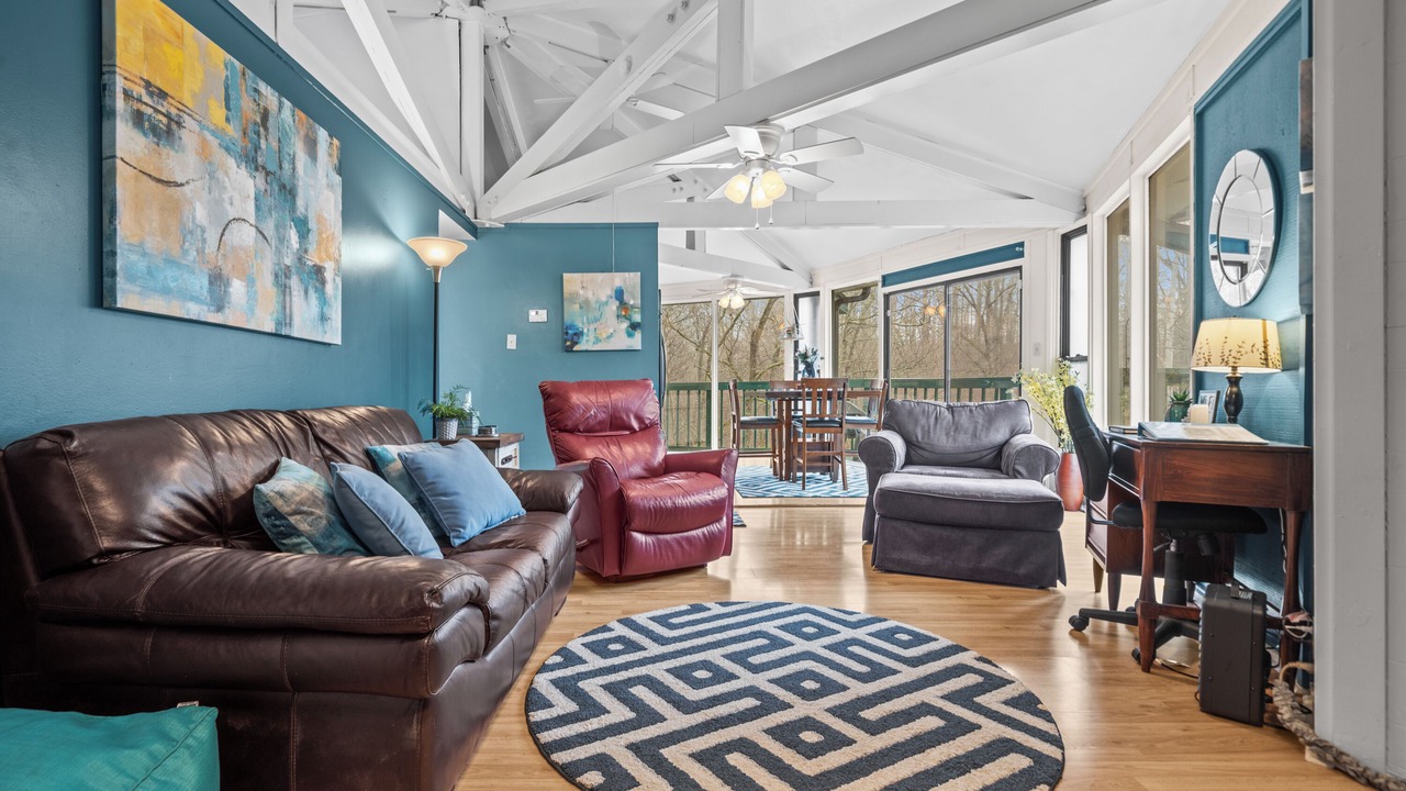 Photo of Livingroom in Jones Mills