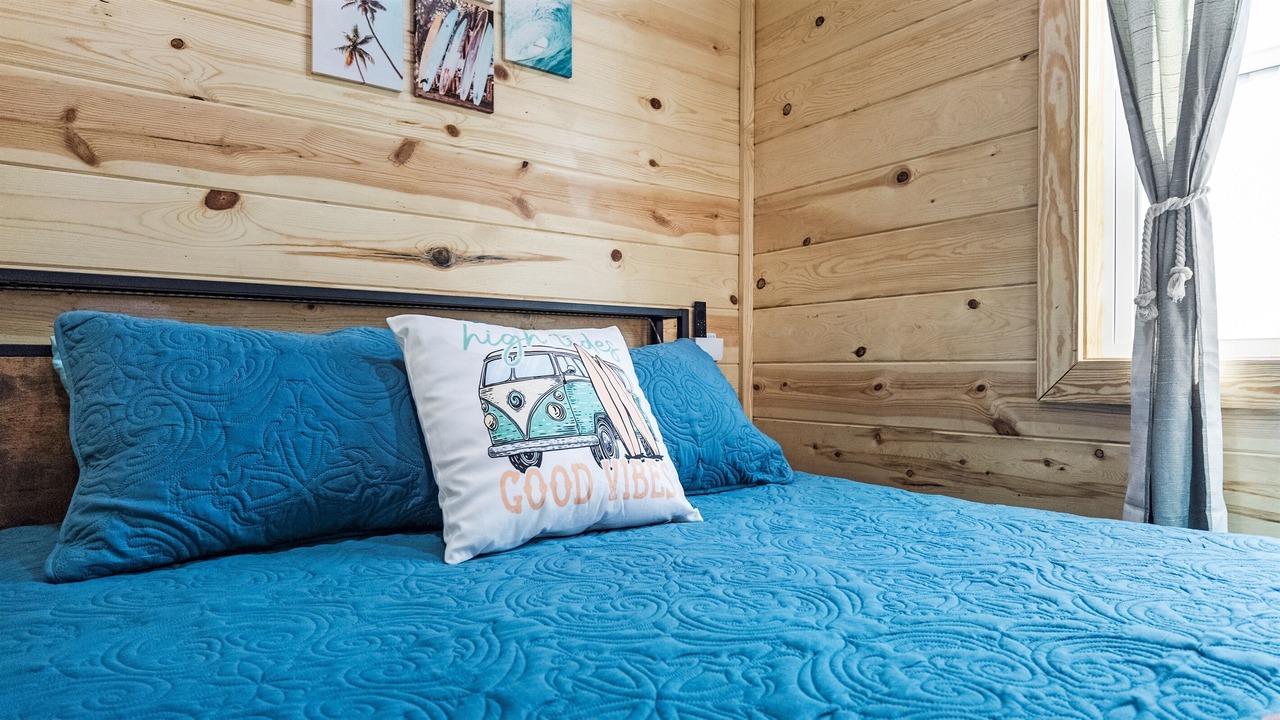 Photo of Bedroom in Crystal Beach