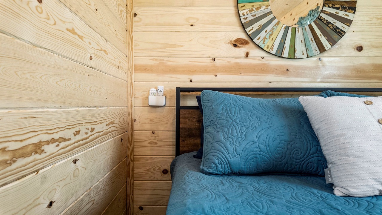 Photo of Bedroom in Crystal Beach
