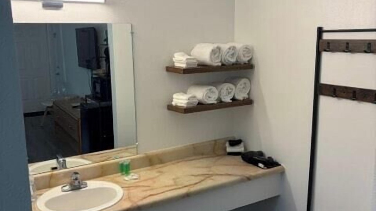 Photo of Bathroom in Eureka Springs Historic District