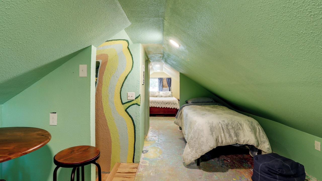 Photo of Bedroom in Alton