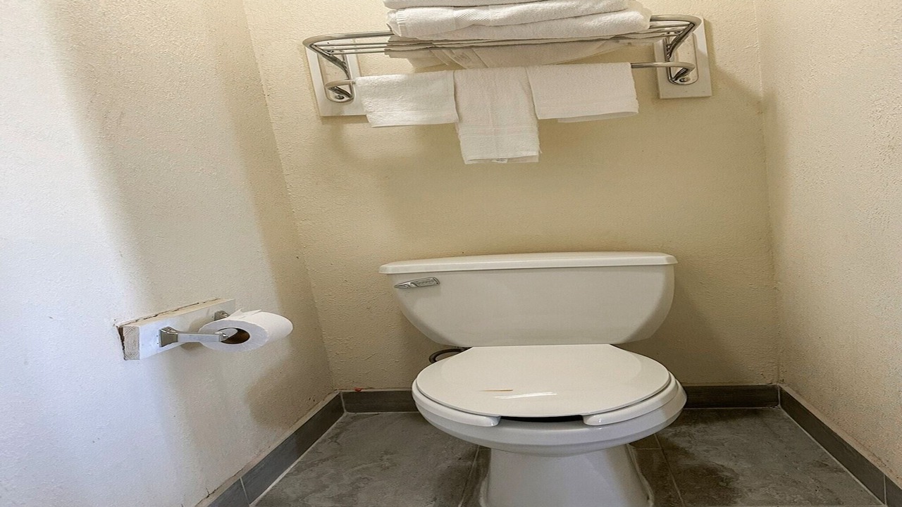 Photo of Bathroom in Parkway Village