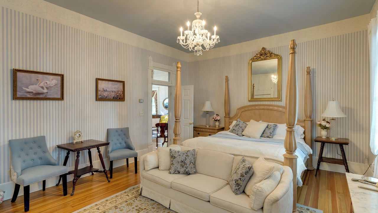 Photo of Bedroom in Lawrenceburg