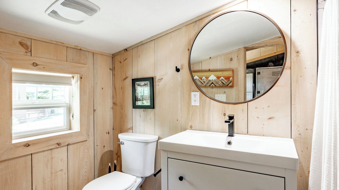 Photo of Bathroom in Samak