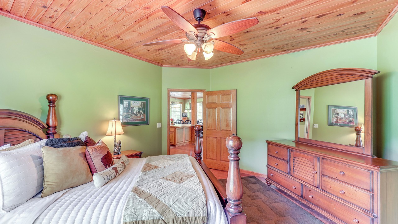 Photo of Bedroom in Caddo Gap