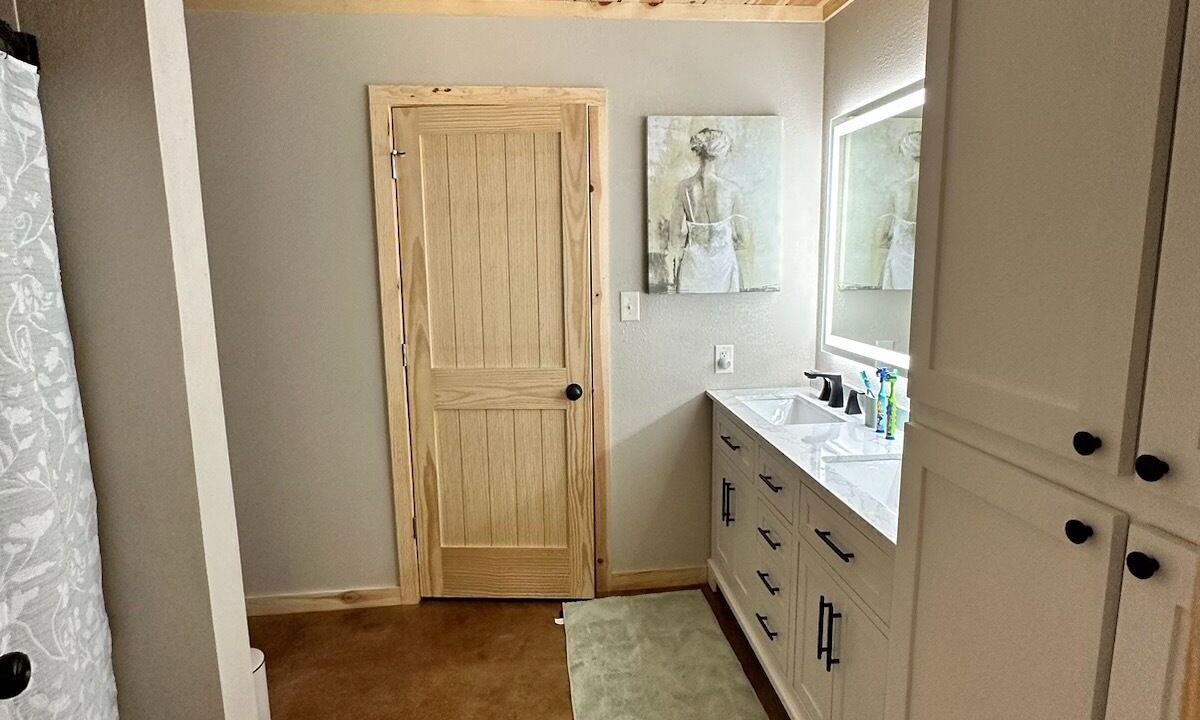 Photo of Bathroom in Higden