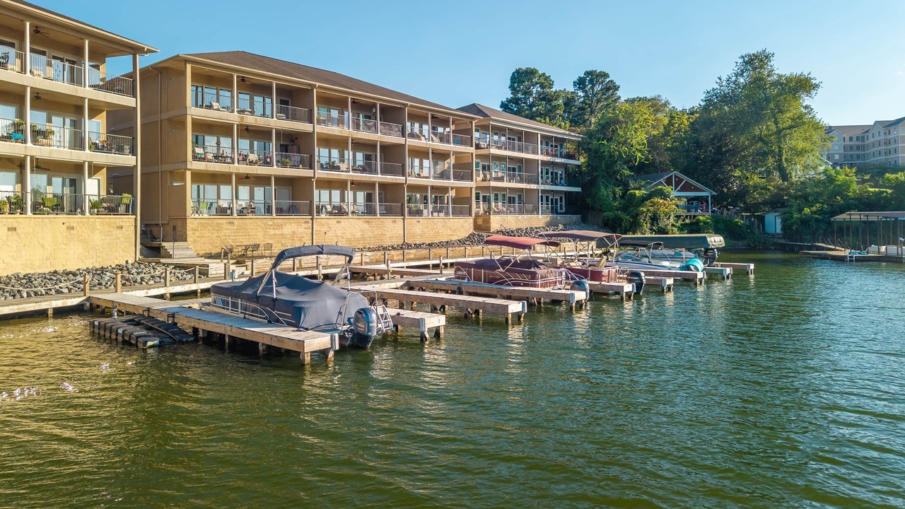 Photo of Others in Lake Hamilton