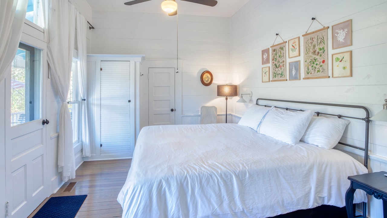 Photo of Bedroom in Waveland