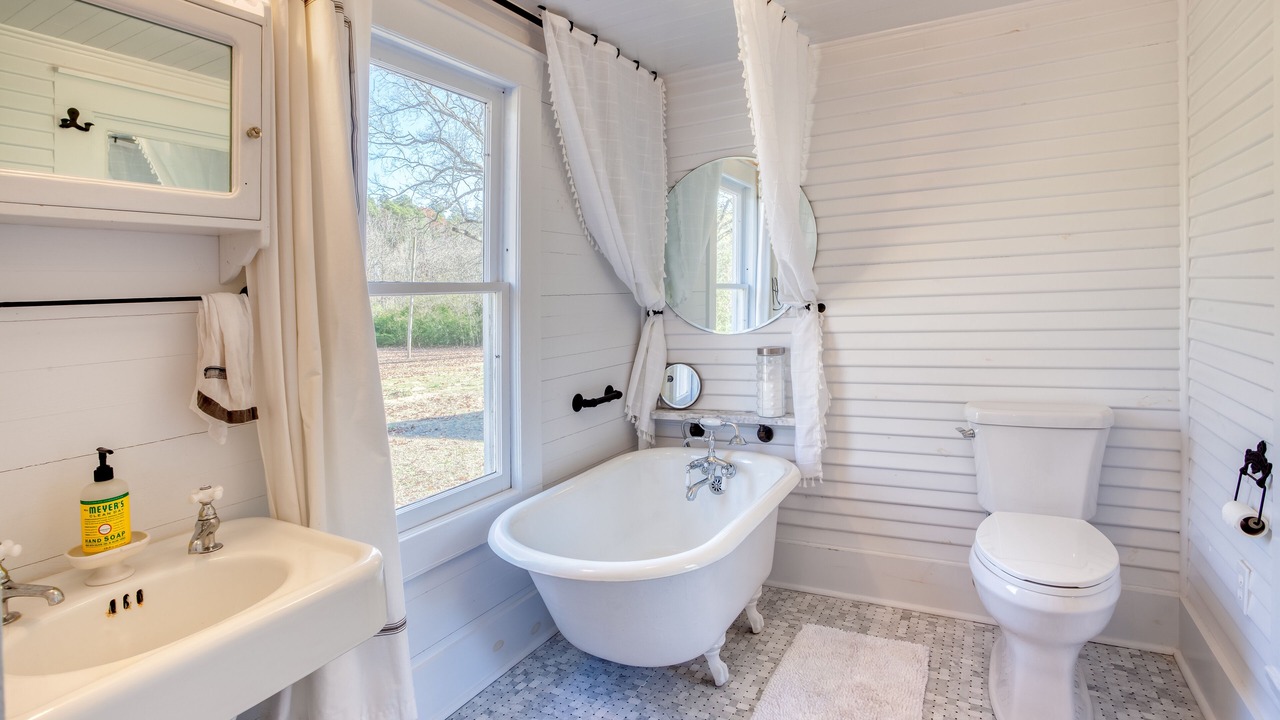 Photo of Bathroom in Waveland