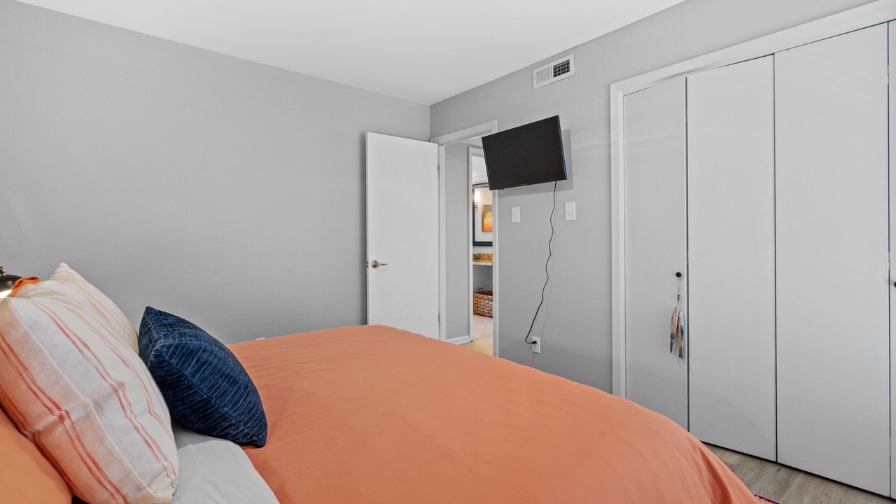 Photo of Bedroom in Lake Hamilton