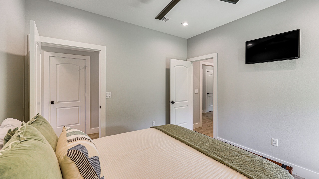 Photo of Bedroom in Glenwood