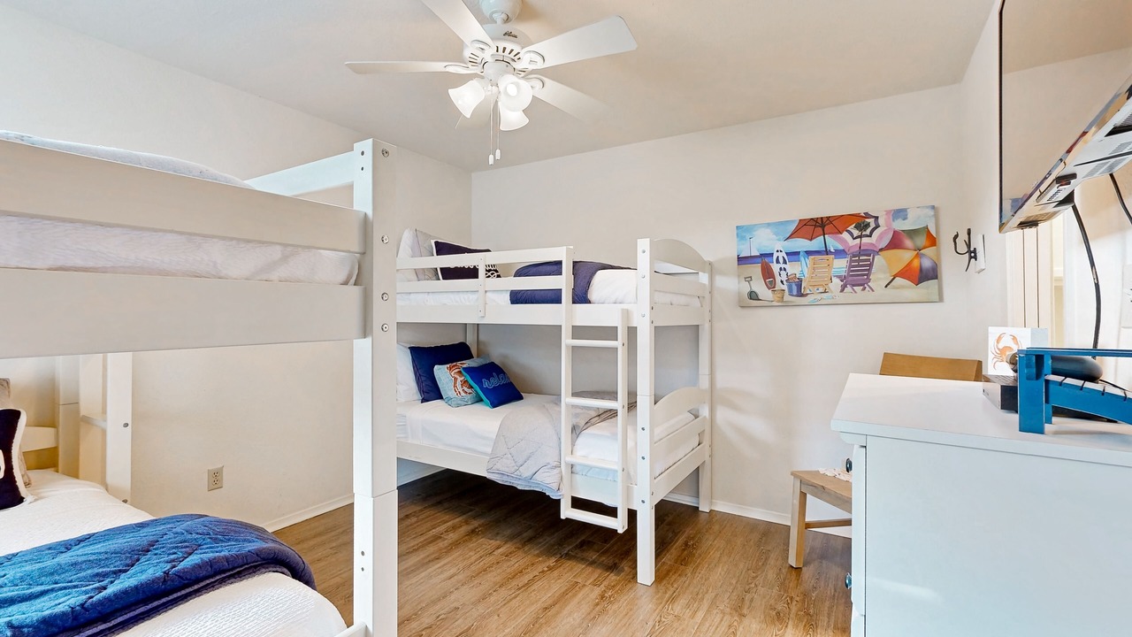 Photo of Bedroom in Harbor Oaks