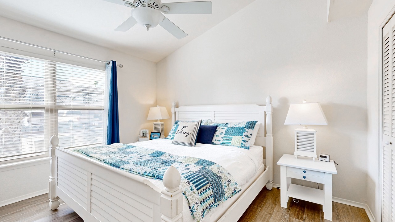 Photo of Bedroom in Harbor Oaks