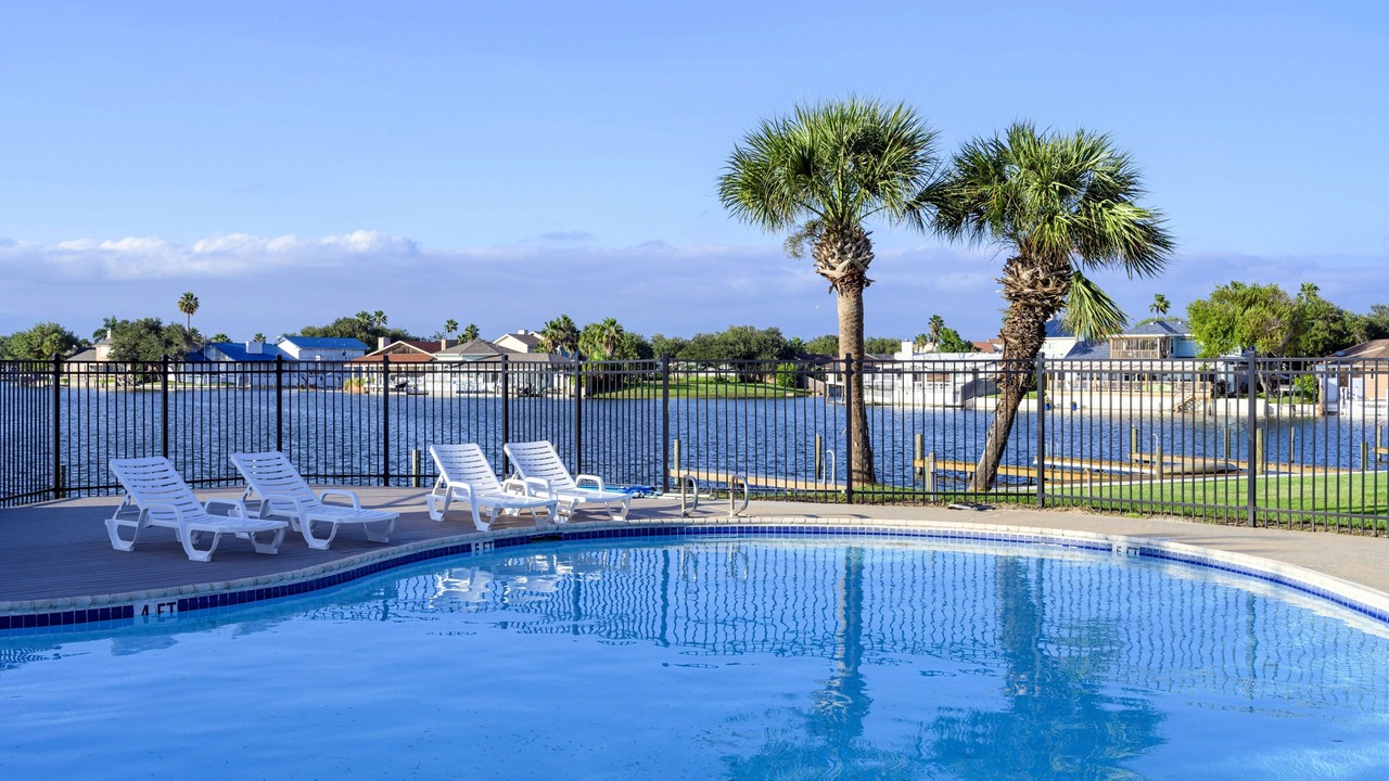 Photo of Outdoor in Harbor Oaks