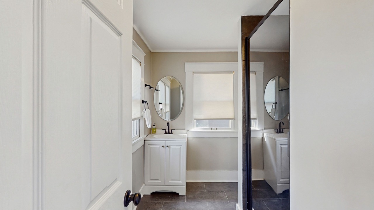 Photo of Bathroom in Shelby Hills