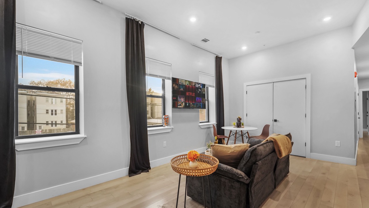 Photo of Livingroom in North Ironbound