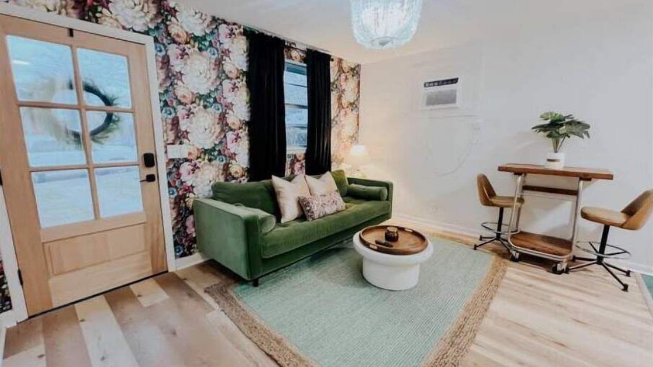 Photo of Livingroom in Lockeland Springs