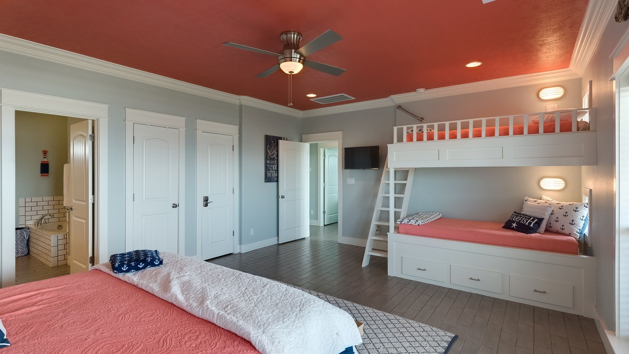 Photo of Bedroom in Crystal Beach