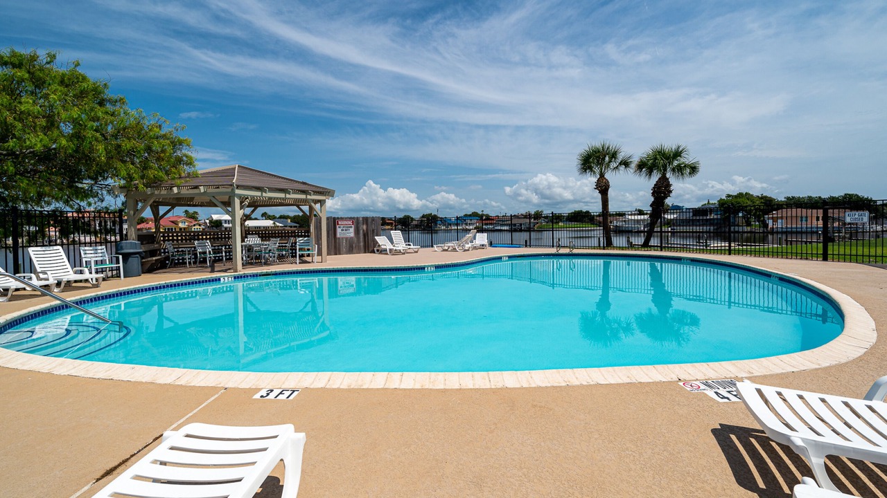 Photo of Outdoor in Harbor Oaks