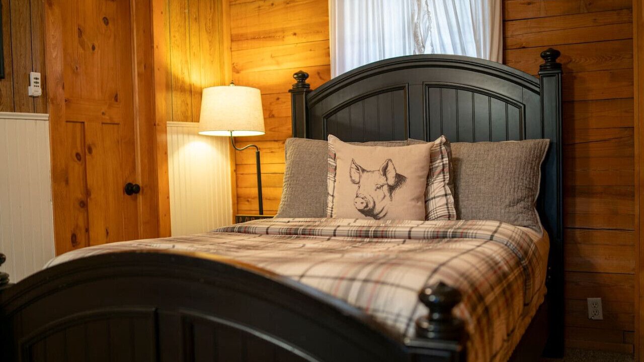 Photo of Bedroom in Eureka Springs