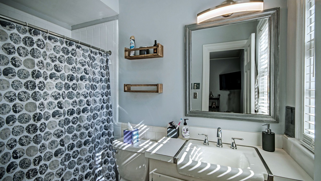 Photo of Bathroom in Fondren