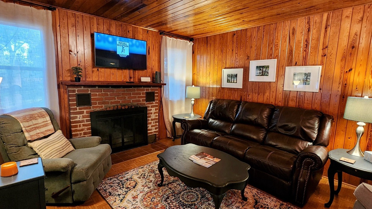 Photo of Livingroom in Jones Mills
