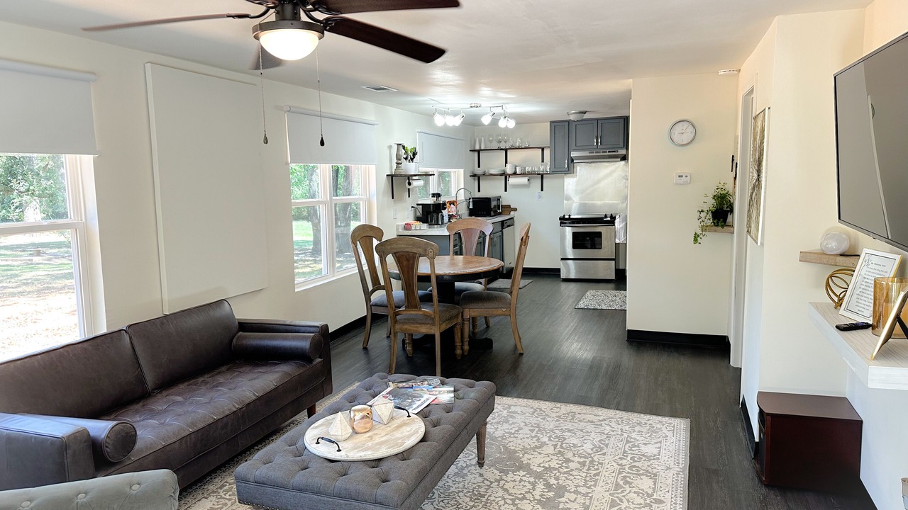 Photo of Livingroom in Bigelow