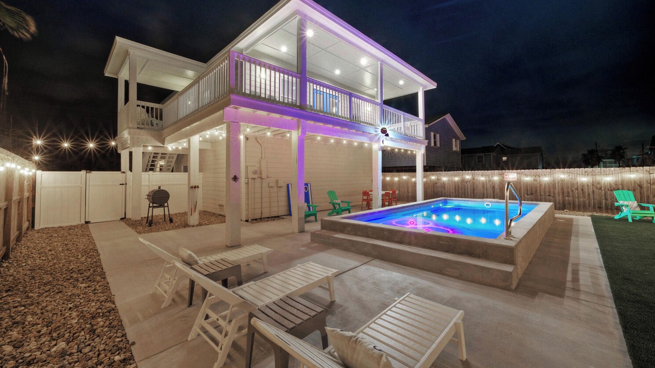 Photo of Patio Balcony in Leeward Sands