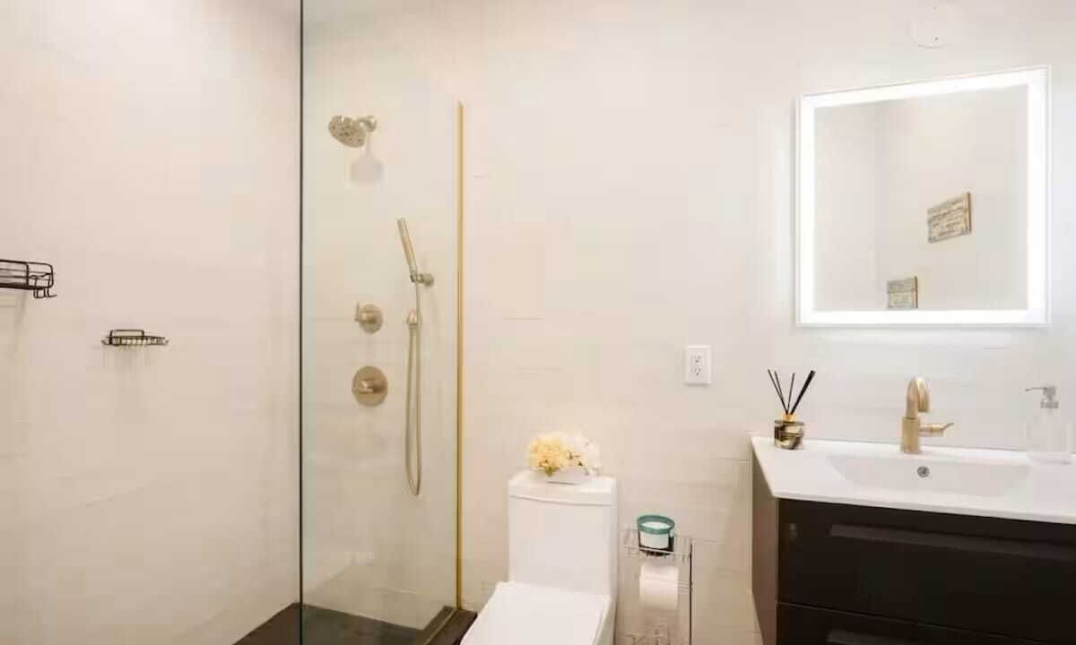 Photo of Bathroom in Uptown